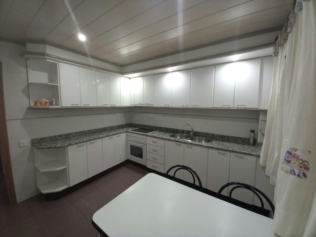 ¡Piso exterior de 3 habitaciones en venta en Rubí!