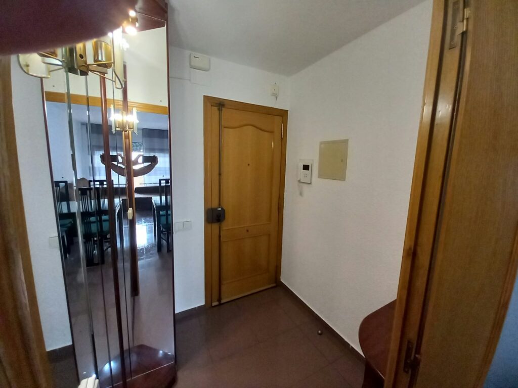 ¡Piso exterior de 3 habitaciones en venta en Rubí!