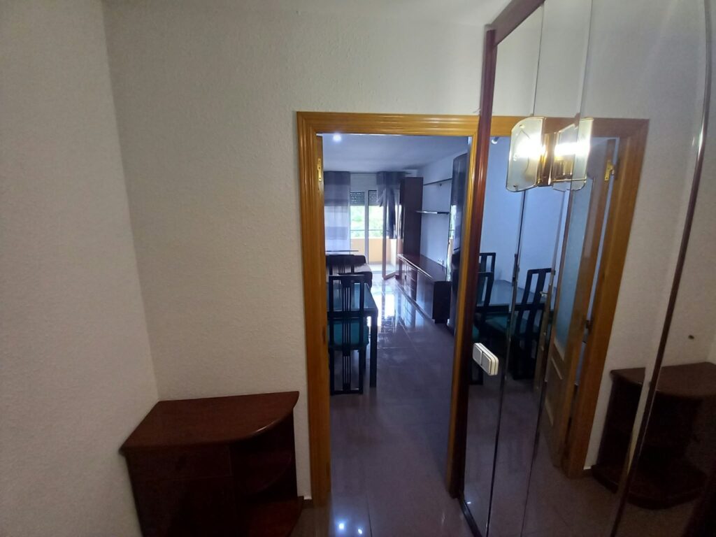 ¡Piso exterior de 3 habitaciones en venta en Rubí!