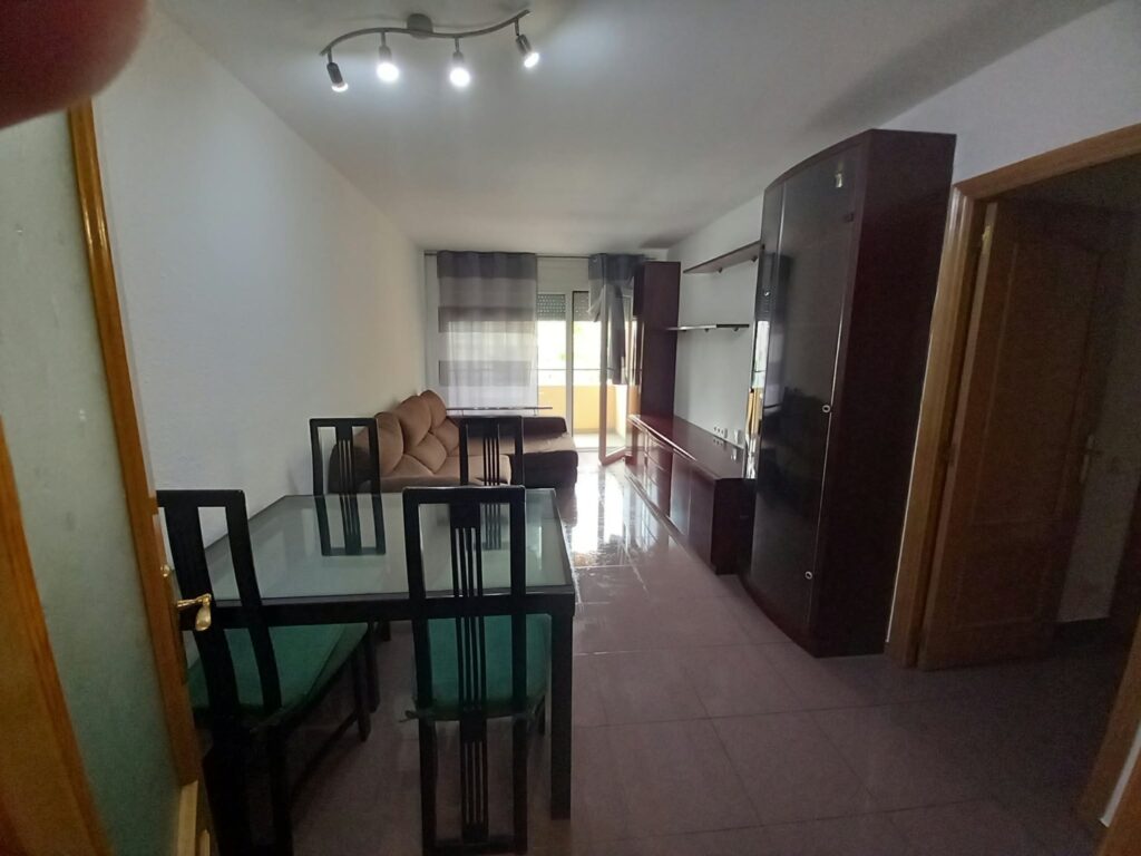 ¡Piso exterior de 3 habitaciones en venta en Rubí!