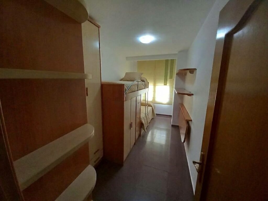 ¡Piso exterior de 3 habitaciones en venta en Rubí!