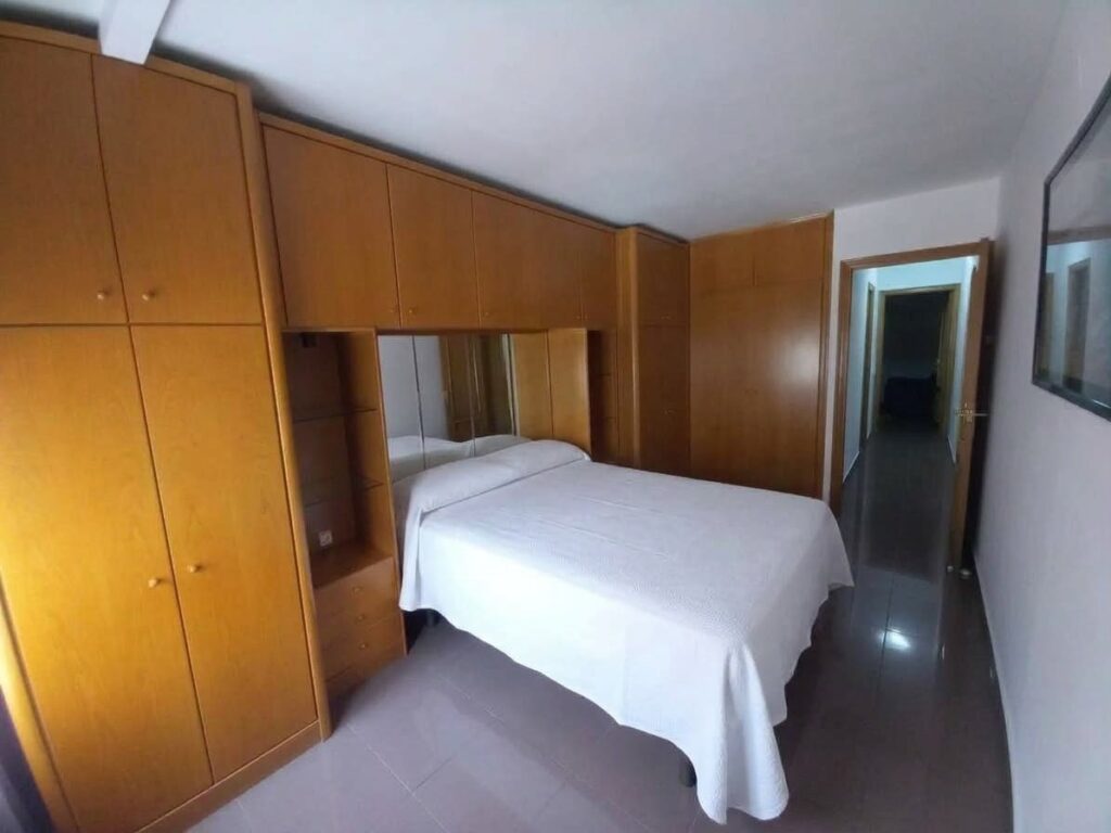 ¡Piso exterior de 3 habitaciones en venta en Rubí!