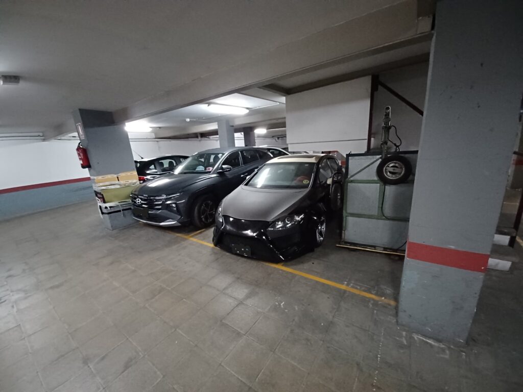 ¡Aparcamiento en venta en Rubí, zona Centro, 10 m² de espacio disponible!