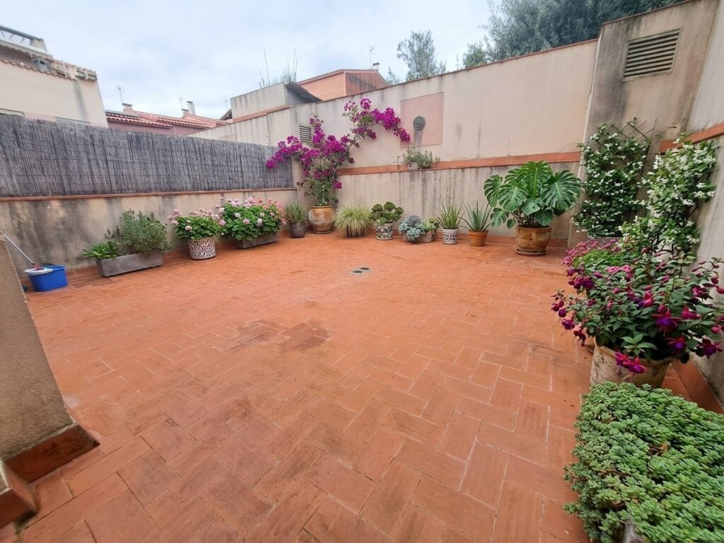 ¡Piso con terraza, planta baja!