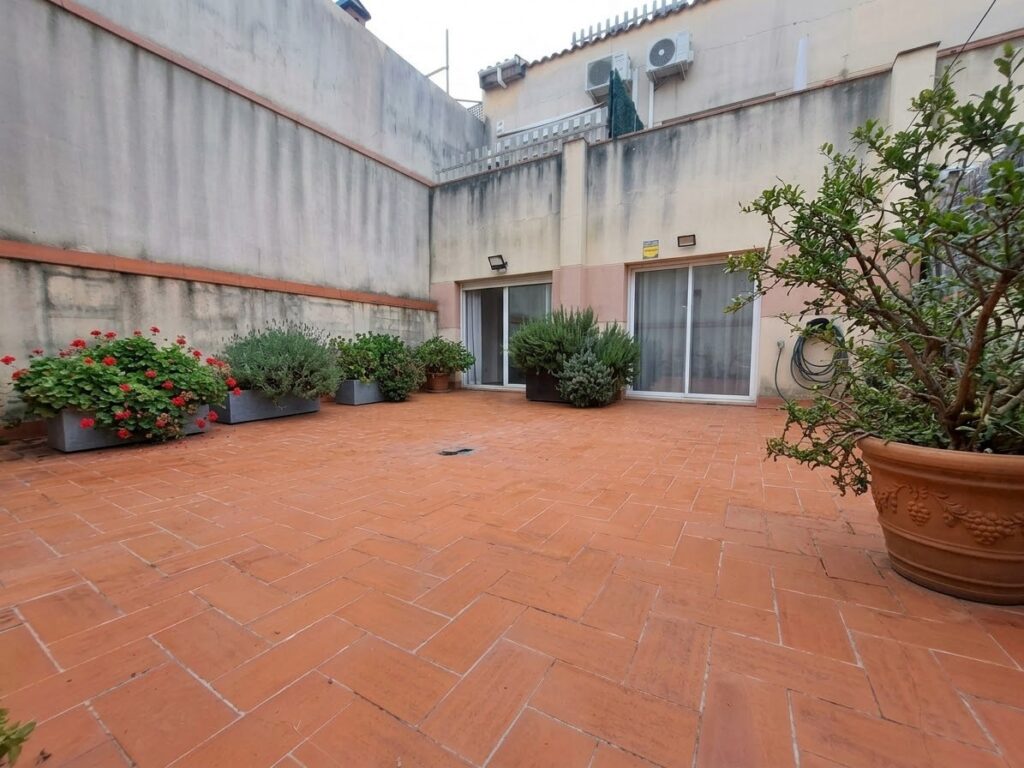 ¡Piso con terraza, planta baja!